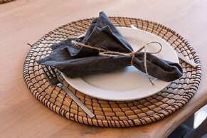 Spacious Modern sea View Apartment With Garage