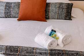 Spacious Modern sea View Apartment With Garage