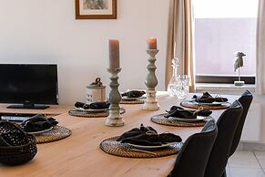 Spacious Modern sea View Apartment With Garage