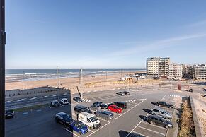 Spacious Modern sea View Apartment With Garage