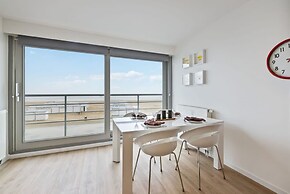 Apartment With Frontal sea View in Knokke