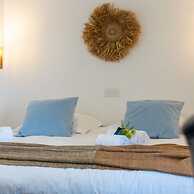 Beautiful Spacious Studio With Frontal sea View