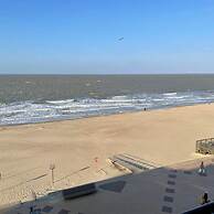 Beautiful Spacious Studio With Frontal sea View