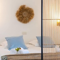 Beautiful Spacious Studio With Frontal sea View