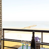 Beautiful Spacious Studio With Frontal sea View