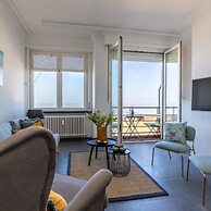 Beautiful Spacious Studio With Frontal sea View