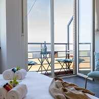 Beautiful Spacious Studio With Frontal sea View
