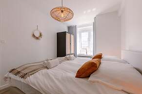 Bright Modern Apartment Close to the Casino