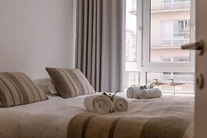 Bright Modern Apartment Close to the Casino