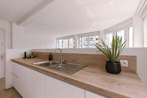 Bright Modern Apartment Close to the Casino