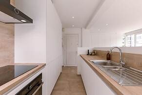 Bright Modern Apartment Close to the Casino