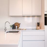 Stylish Apartment With Terrace Near the Beach