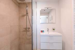 Stylish Apartment With Terrace Near the Beach