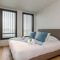 Luxurious Penthouse With Beautiful Seaview