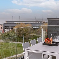 Luxurious Penthouse With Beautiful Seaview