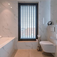 Luxurious Penthouse With Beautiful Seaview