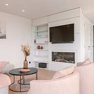 Luxurious Penthouse With Beautiful Seaview