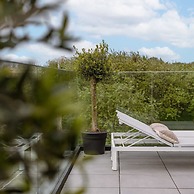 Luxurious Penthouse With Beautiful Seaview