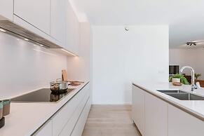 Beautifully Decorated Apartment Close to the sea