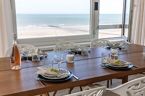Corner Apartment With Fantastic sea View