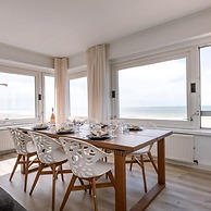 Corner Apartment With Fantastic sea View