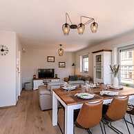 Centrally Located Apartment With Sunny Terrace