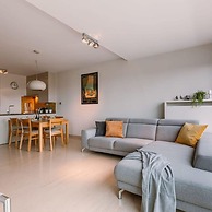 Charming Apartment Near the Beach With Balcony