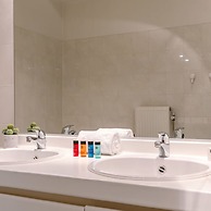 Charming Apartment Near the Beach With Balcony