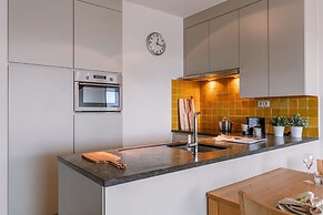 Charming Apartment Near the Beach With Balcony