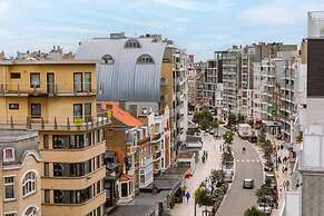 Charming Apartment Near the Beach With Balcony