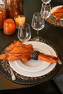 Cozy Apartment a Stone s Throw From the Beach