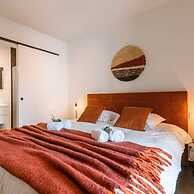 Cozy Apartment a Stone s Throw From the Beach