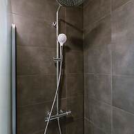 Cozy Apartment a Stone s Throw From the Beach