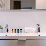 Cozy Apartment a Stone s Throw From the Beach