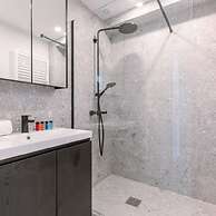 Lovely Apartment With Lateral sea View and Parking