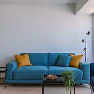 Lovely Apartment With Lateral sea View and Parking