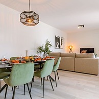 Beautiful Apartment With Parking Close to the sea