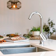 Beautiful Apartment With Parking Close to the sea