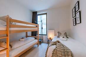 Beautiful Apartment With Parking Close to the sea