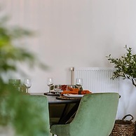 Beautiful Apartment With Parking Close to the sea