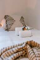 Beautiful Apartment With Parking Close to the sea