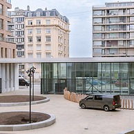 Beautiful Apartment With Parking Close to the sea