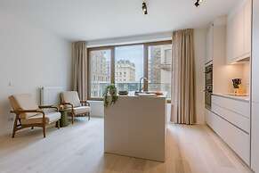 Beautiful Apartment With Parking Close to the sea