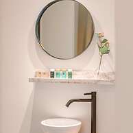 Cozy and Spacious Apartment Nearby the Beach