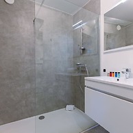 Deluxe Apartment With Lovely Terrace and Parking