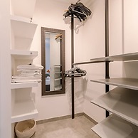 Deluxe Apartment With Lovely Terrace and Parking