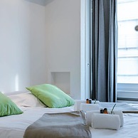 Beautiful Seaview Apartment With Private Garage