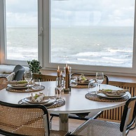 Beautiful Seaview Apartment With Private Garage