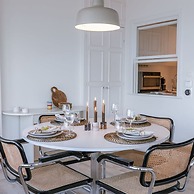 Beautiful Seaview Apartment With Private Garage