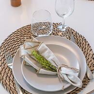 Beautiful Seaview Apartment With Private Garage